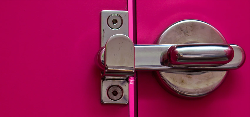 Childproof Gate Lock in Thermalito, California